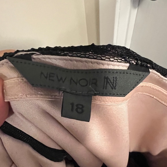 New Noir Halter Top Dress - Picture 4 of 4